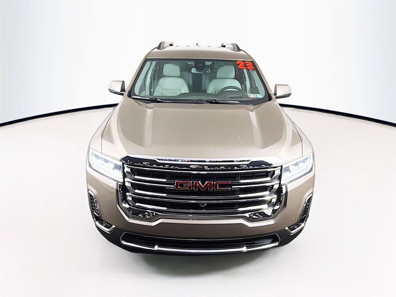 Used 2023 GMC Acadia SLT w/ Technology Package AWD/4WD image 13