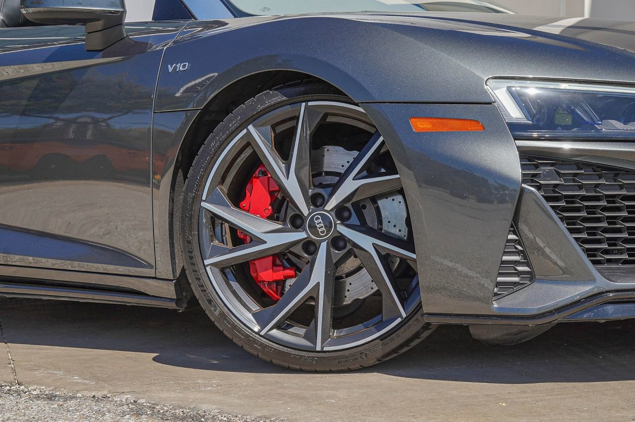 Used 2021 Audi R8 V10 w/ Premium Package RWD image 3
