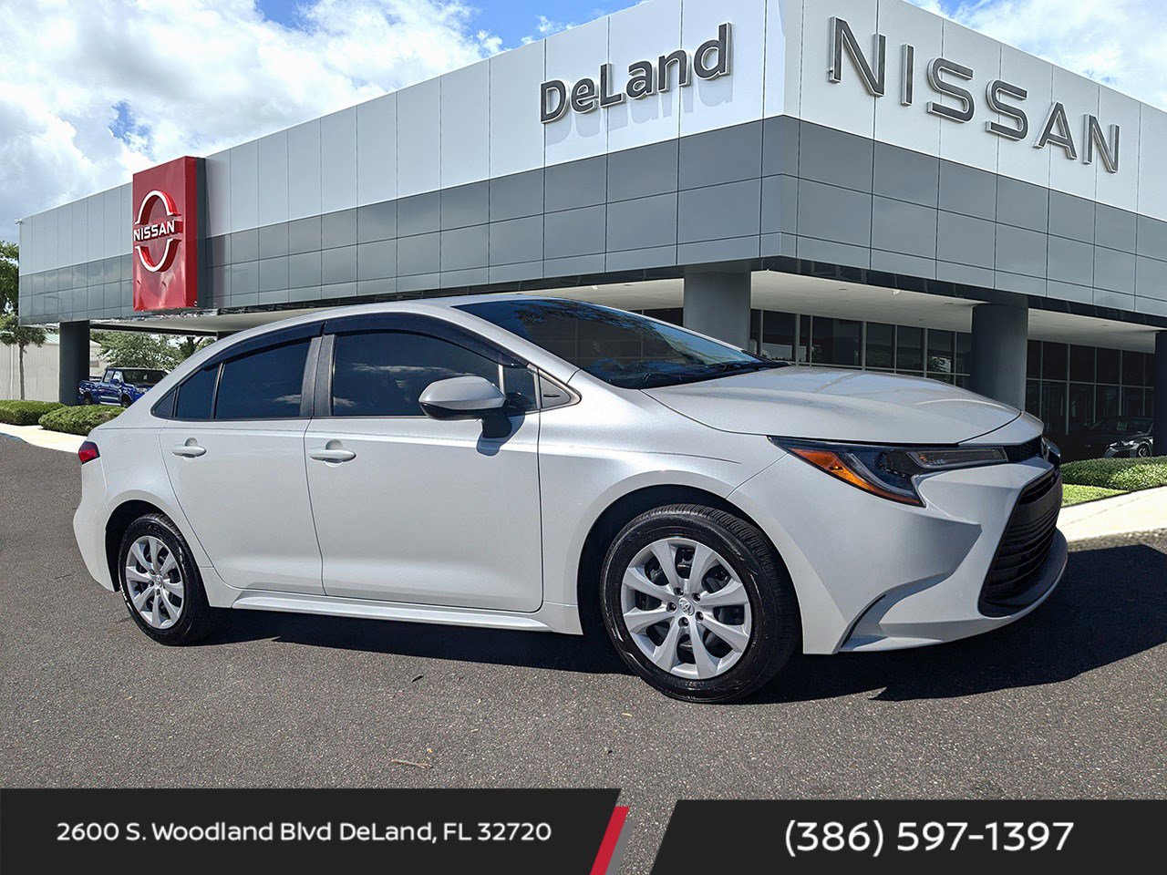 Used 2023 Toyota Corolla LE image 1