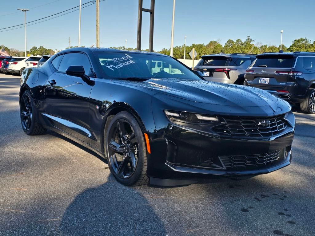 Used 2024 Chevrolet Camaro LT w/ Technology Package image 7