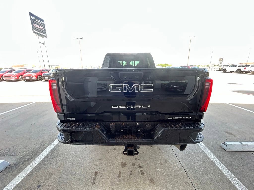 Used 2024 GMC Sierra 2500 Denali Ultimate AWD/4WD image 3