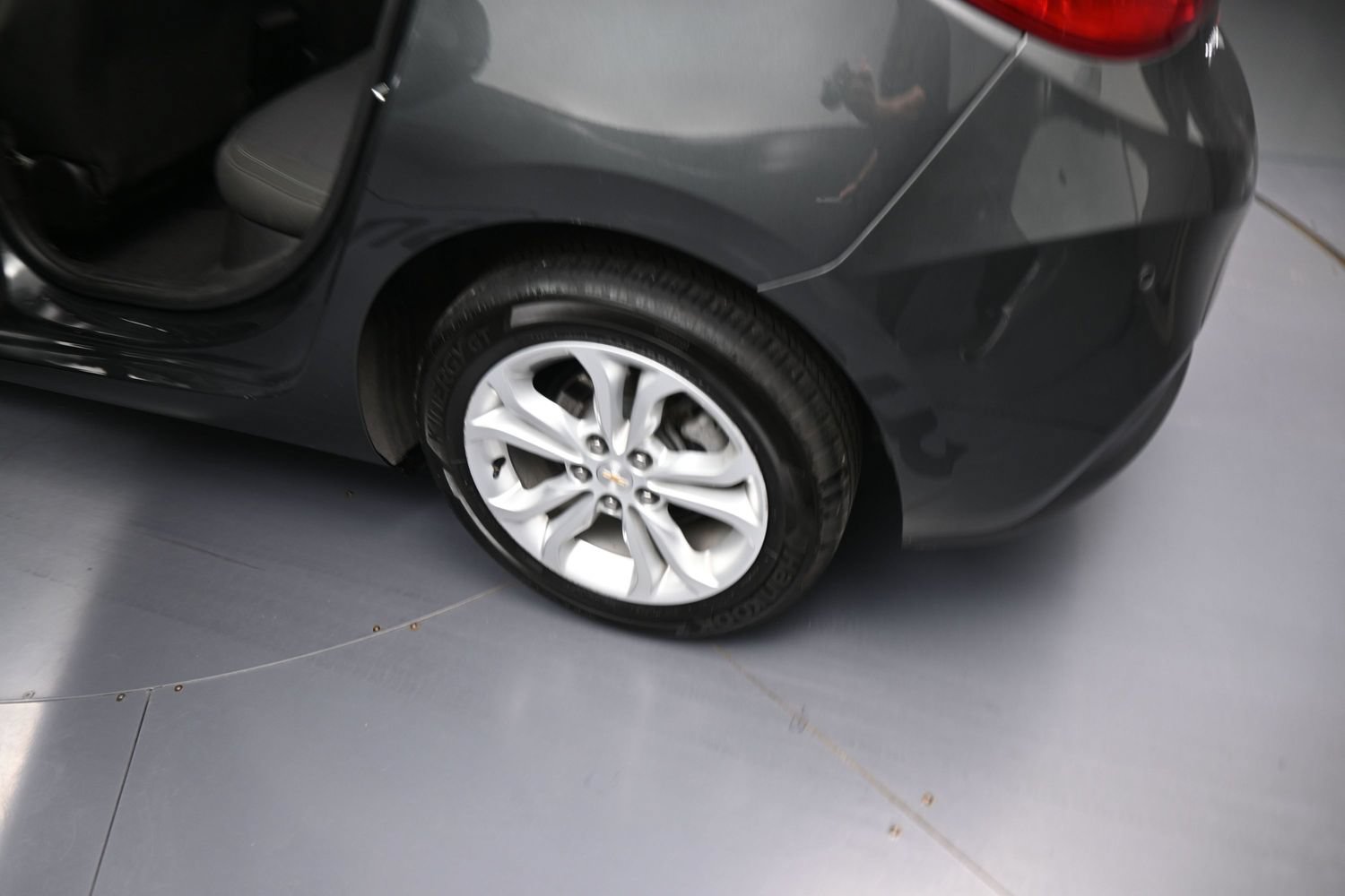 Used 2019 Chevrolet Cruze LT w/ Convenience Package FWD image 21