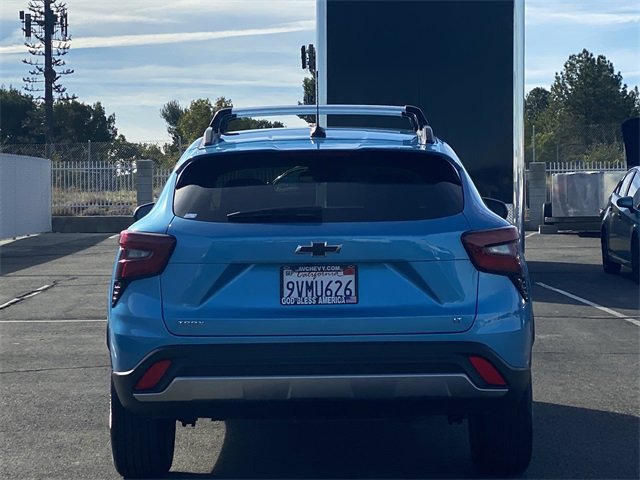 Certified 2025 Chevrolet Trax LT w/ LT Convenience Package image 6