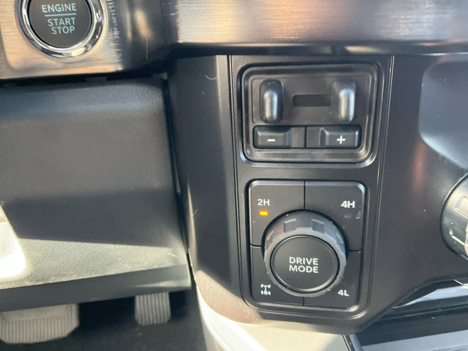 New 2026 Ford F250 Lariat w/ FX4 Off-Road Package image 24