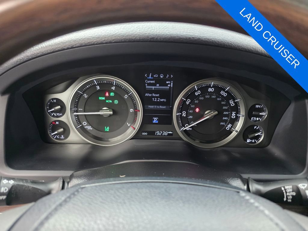 Used 2018 Toyota Land Cruiser image 21