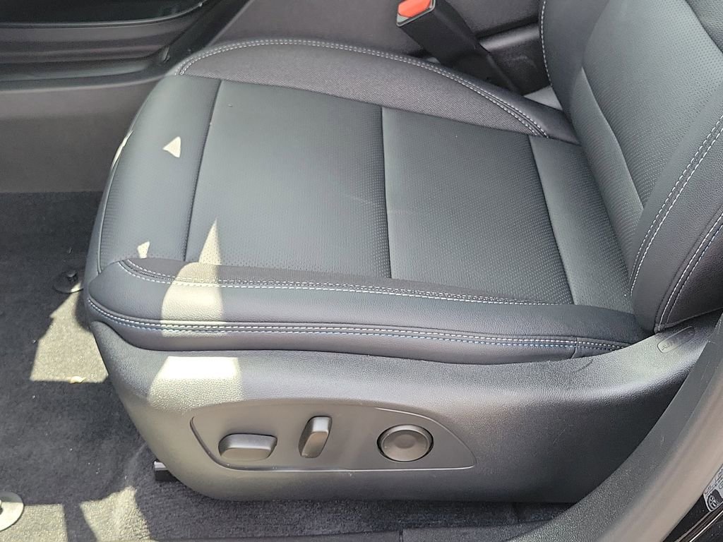 Used 2026 Chevrolet Equinox EV LT FWD image 15