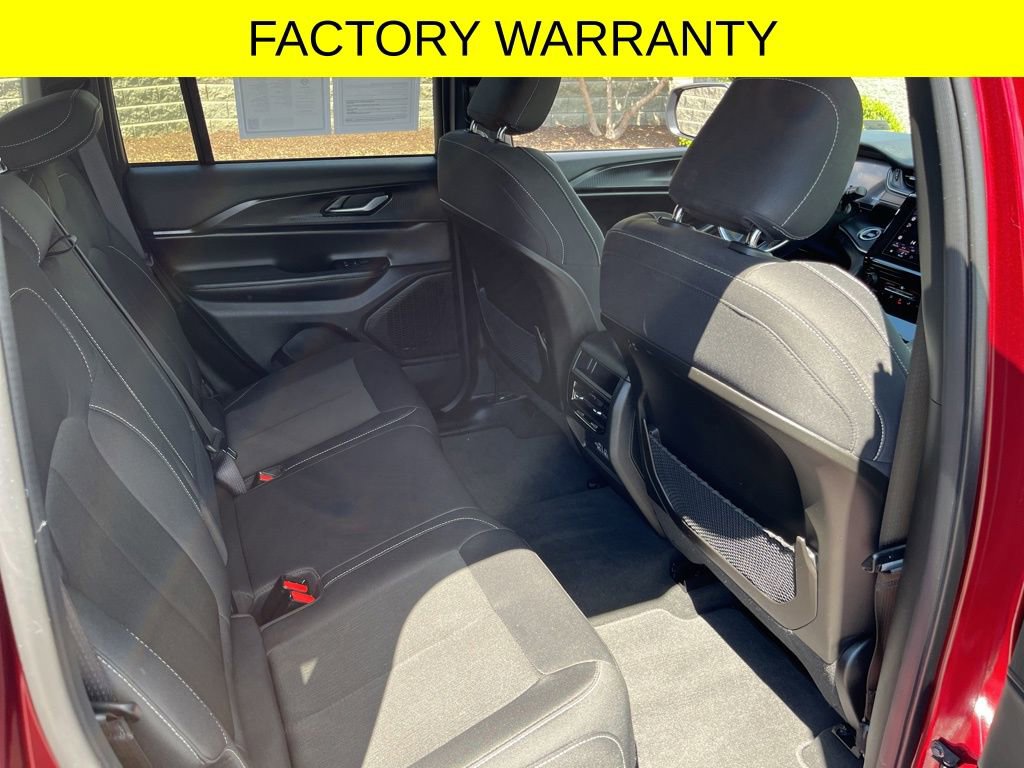 Used 2024 Jeep Grand Cherokee Laredo w/ Trailer Tow Package AWD/4WD image 13