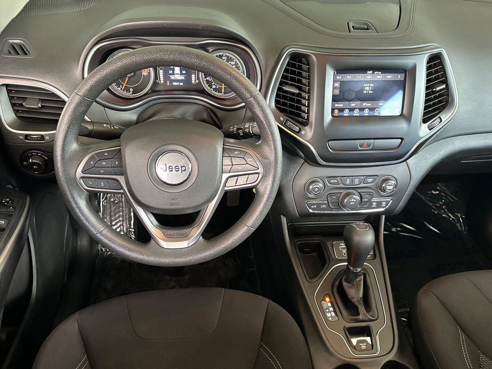 Used 2019 Jeep Cherokee Latitude w/ Popular Appearance Group FWD image 13
