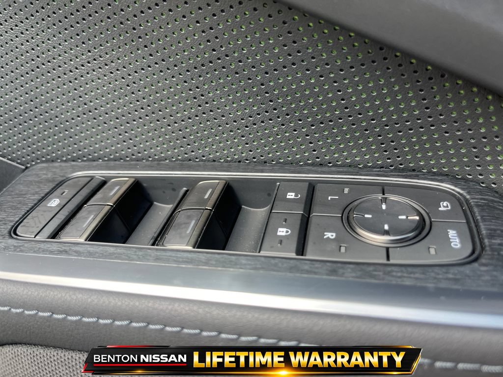 Used 2024 Lexus GX 550 AWD/4WD image 13