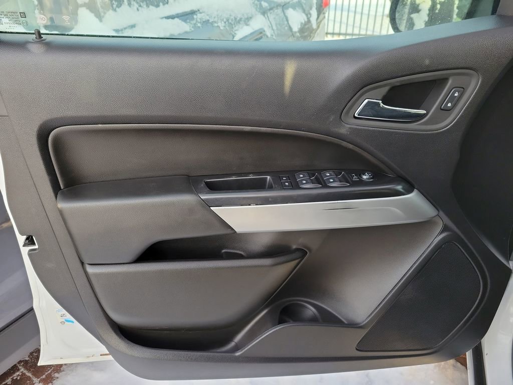 Used 2022 Chevrolet Colorado LT w/ Safety Package image 9