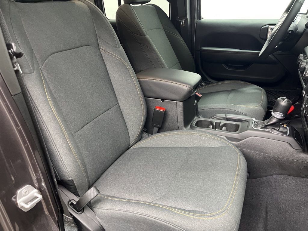 Used 2025 Jeep Wrangler Unlimited Sahara w/ Safety Group AWD/4WD image 22