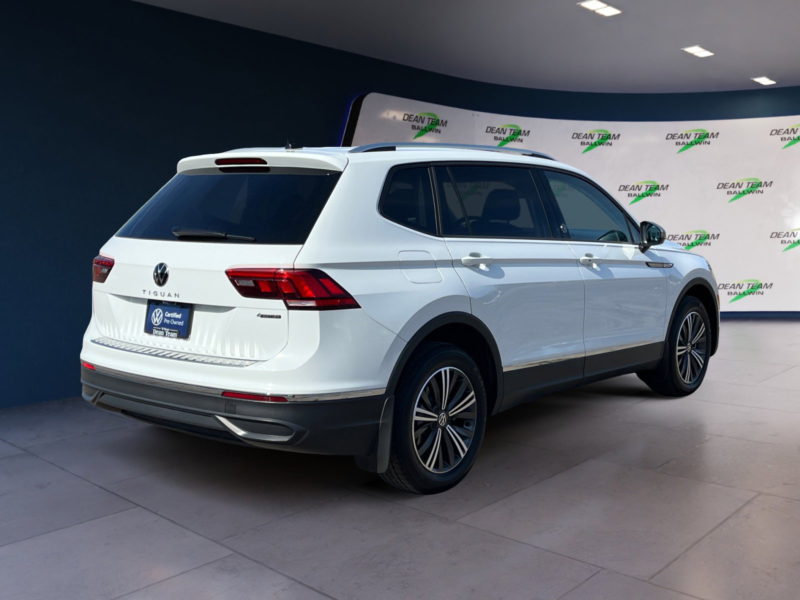 Certified 2024 Volkswagen Tiguan Wolfsburg Edition image 8