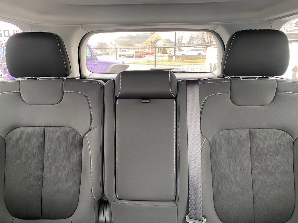 Used 2023 Jeep Grand Cherokee Laredo image 26