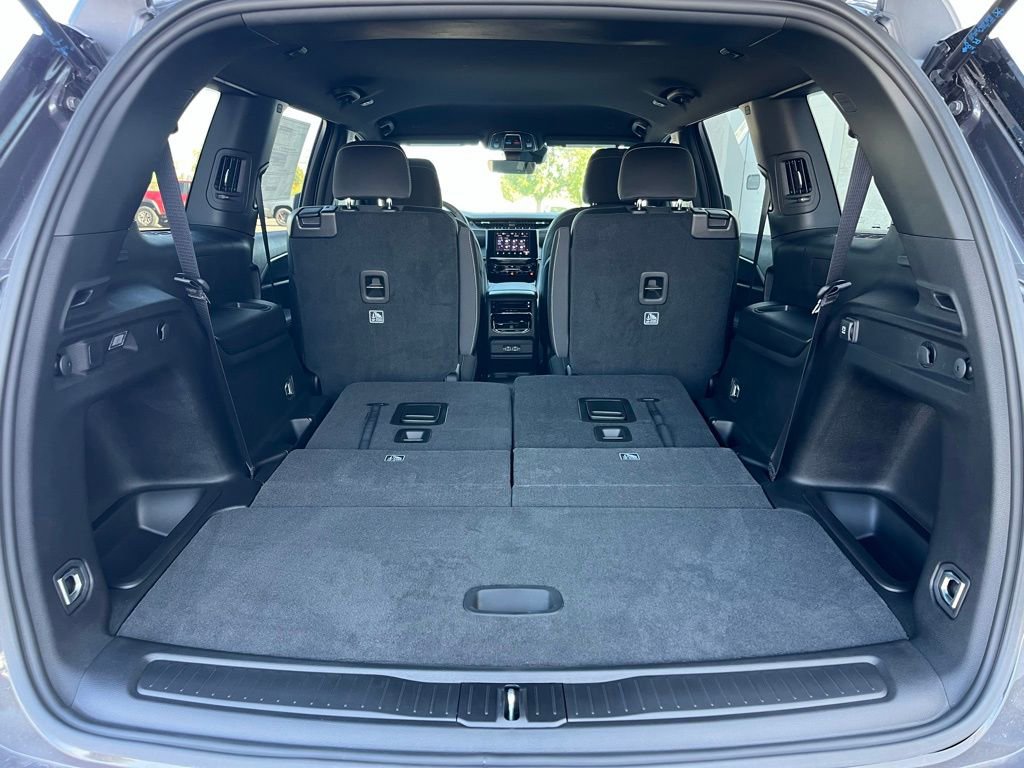 New 2025 Jeep Grand Cherokee L Laredo w/ Trailer Tow Package image 28