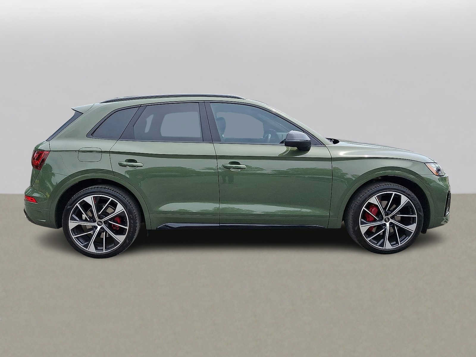 Certified 2023 Audi SQ5 Premium Plus w/ Premium Plus Package AWD/4WD image 32