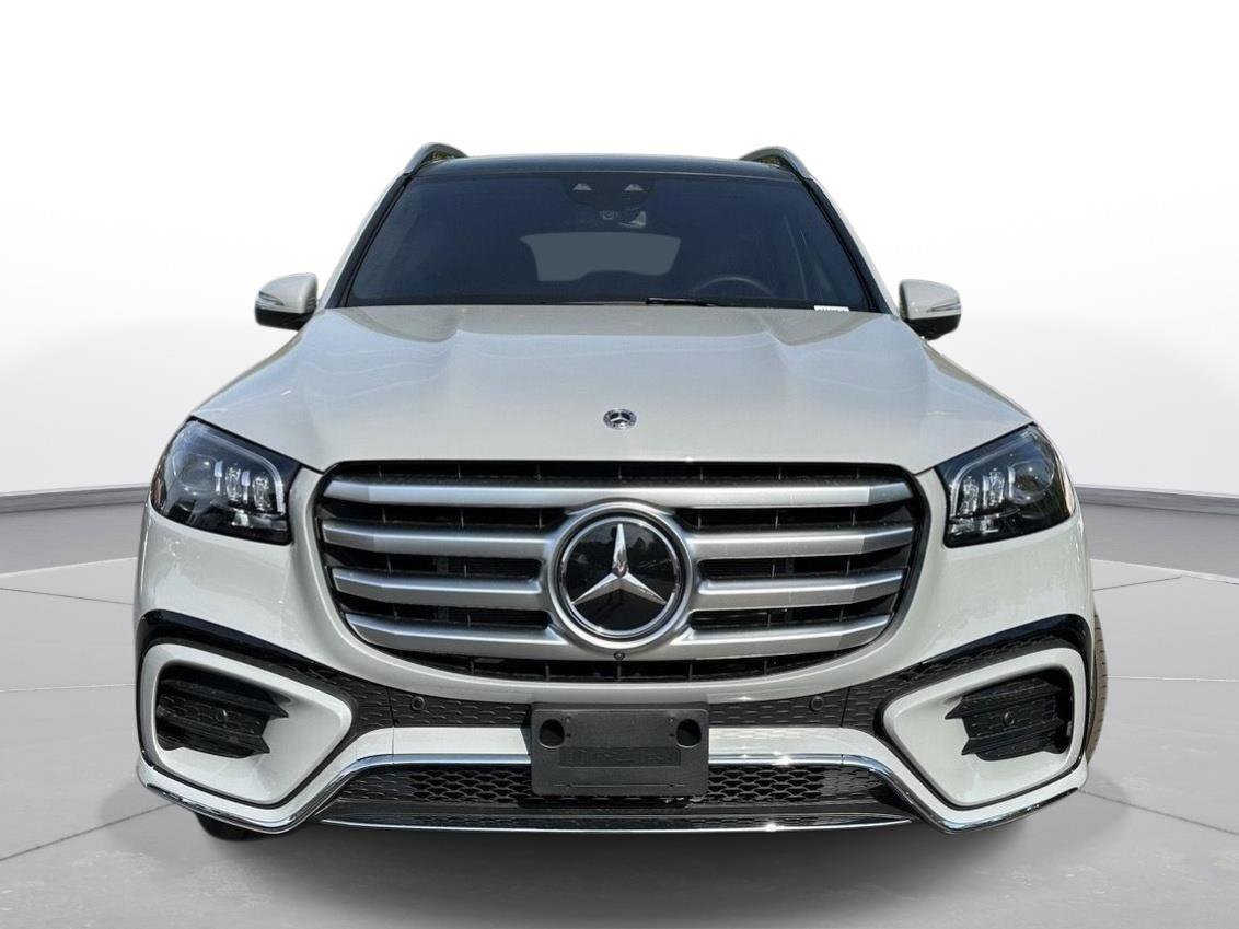 Used 2025 Mercedes-Benz GLS 450 4MATIC image 3