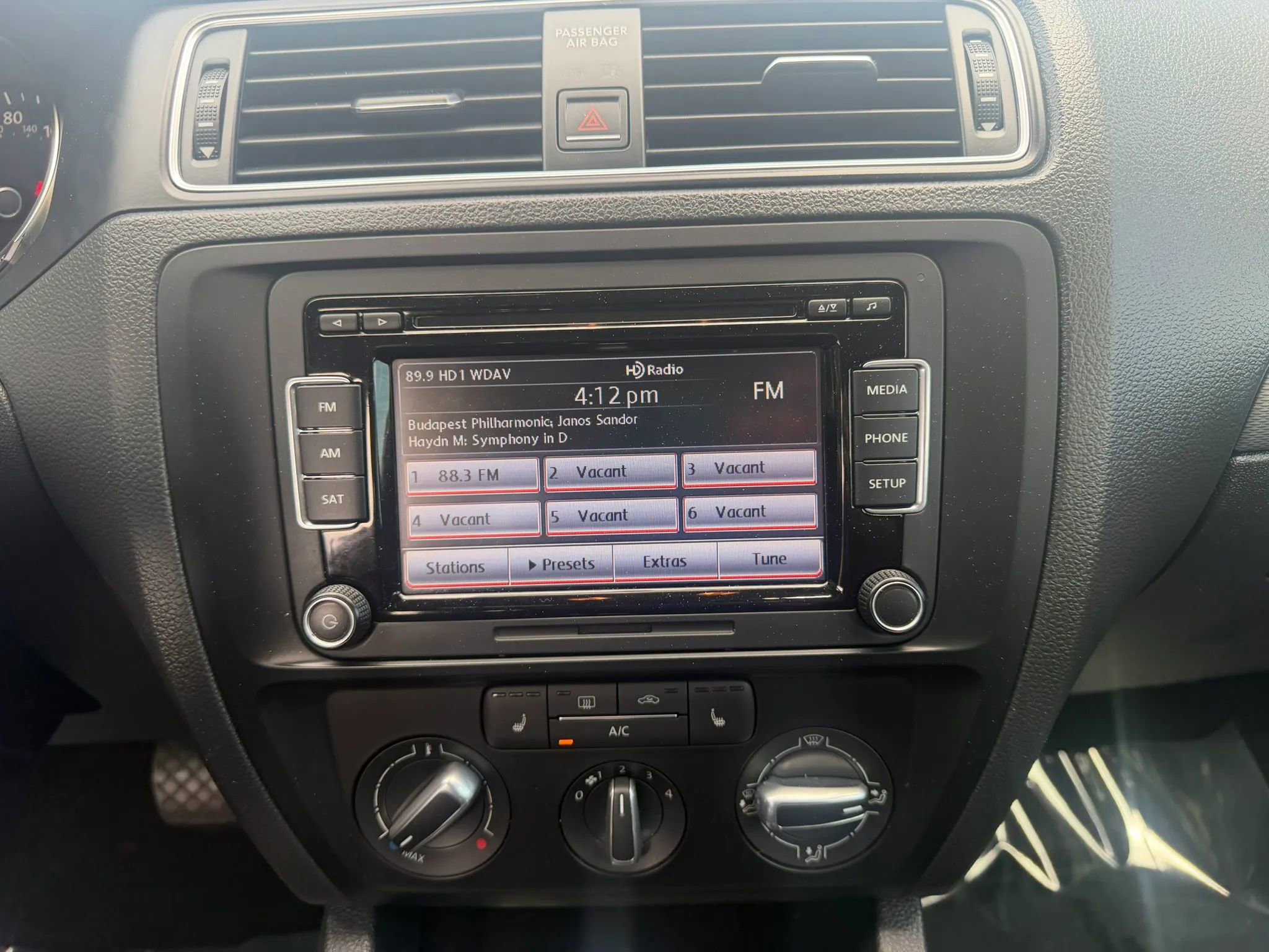Used 2015 Volkswagen Jetta SE FWD image 18