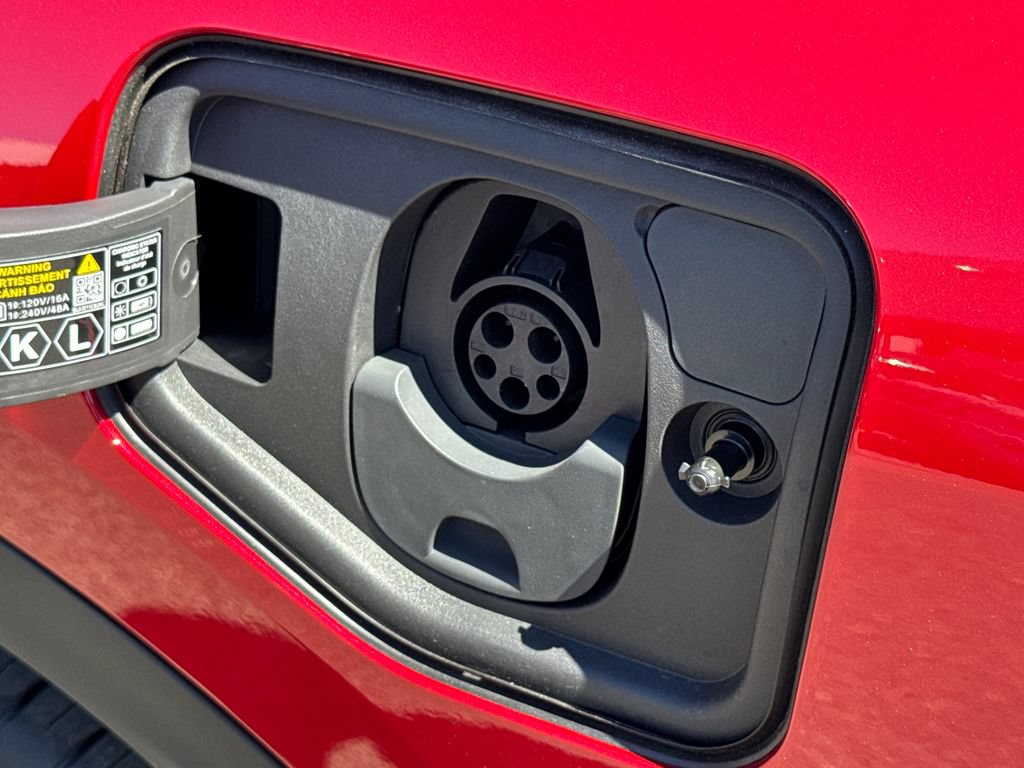 New 2027 VinFast VF 8 Eco AWD/4WD image 9