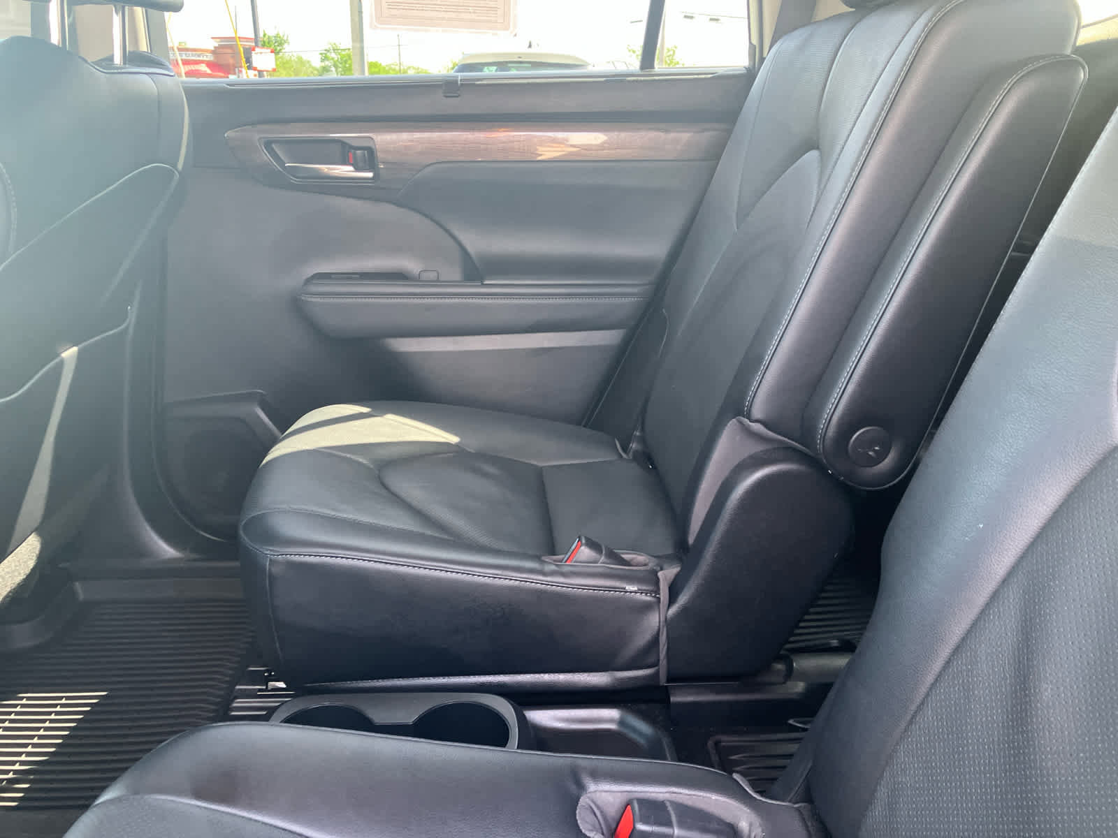 Used 2023 Toyota Highlander Limited image 40