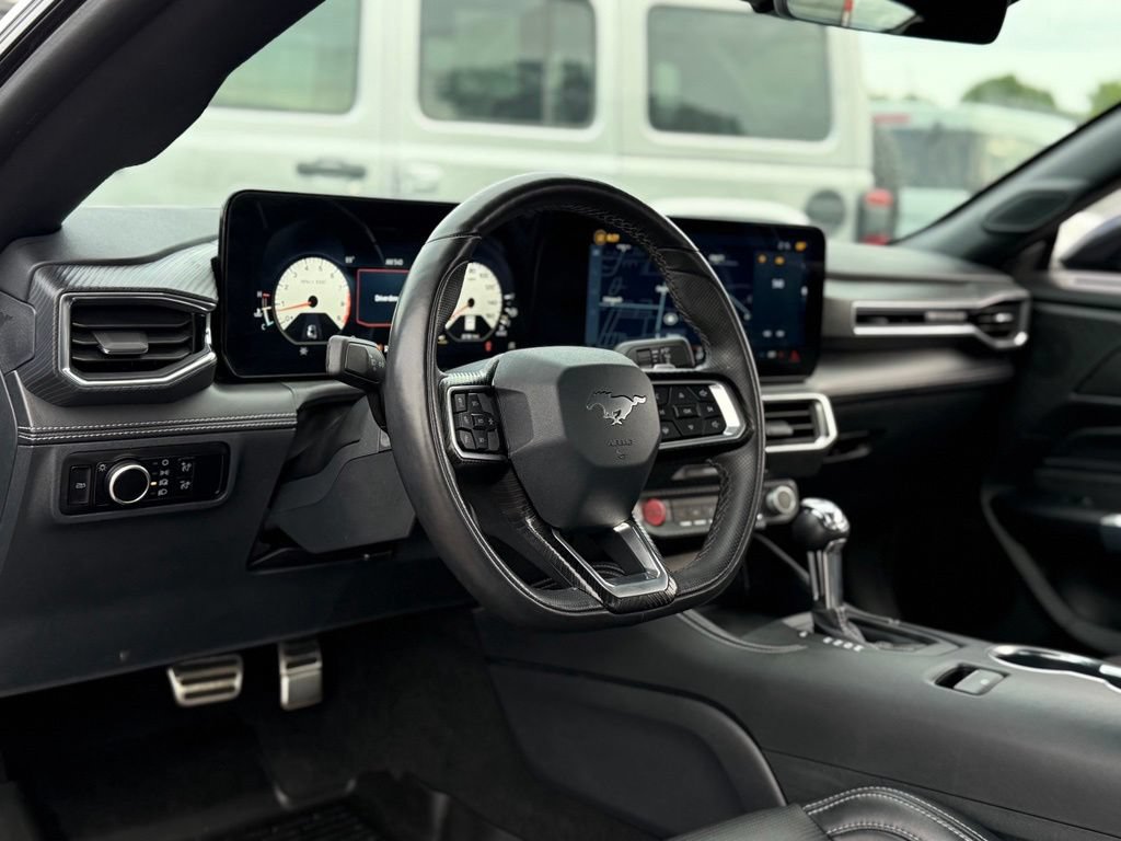 Used 2025 Ford Mustang GT Premium RWD image 13