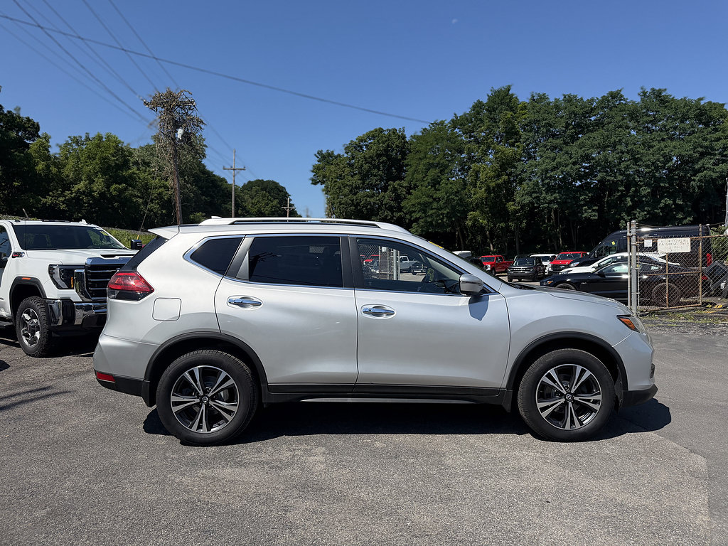 Used 2019 Nissan Rogue SV w/ Premium Package AWD/4WD image 3