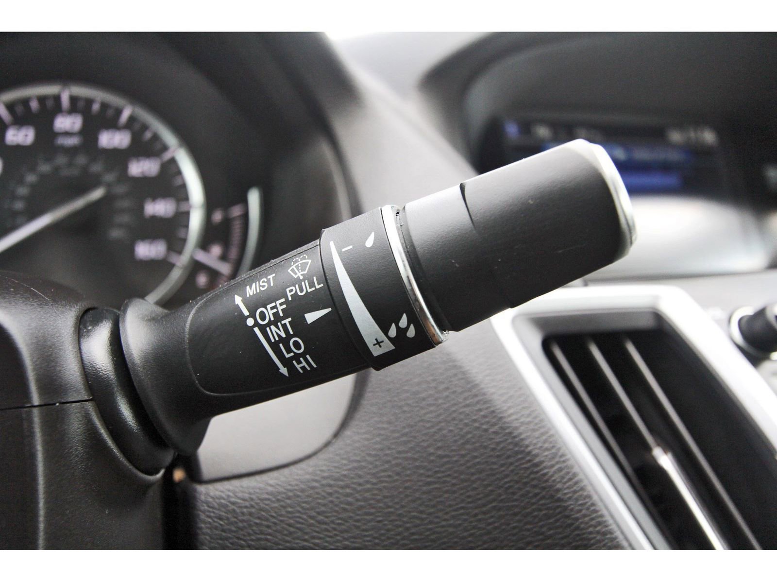 Used 2017 Acura TLX image 18