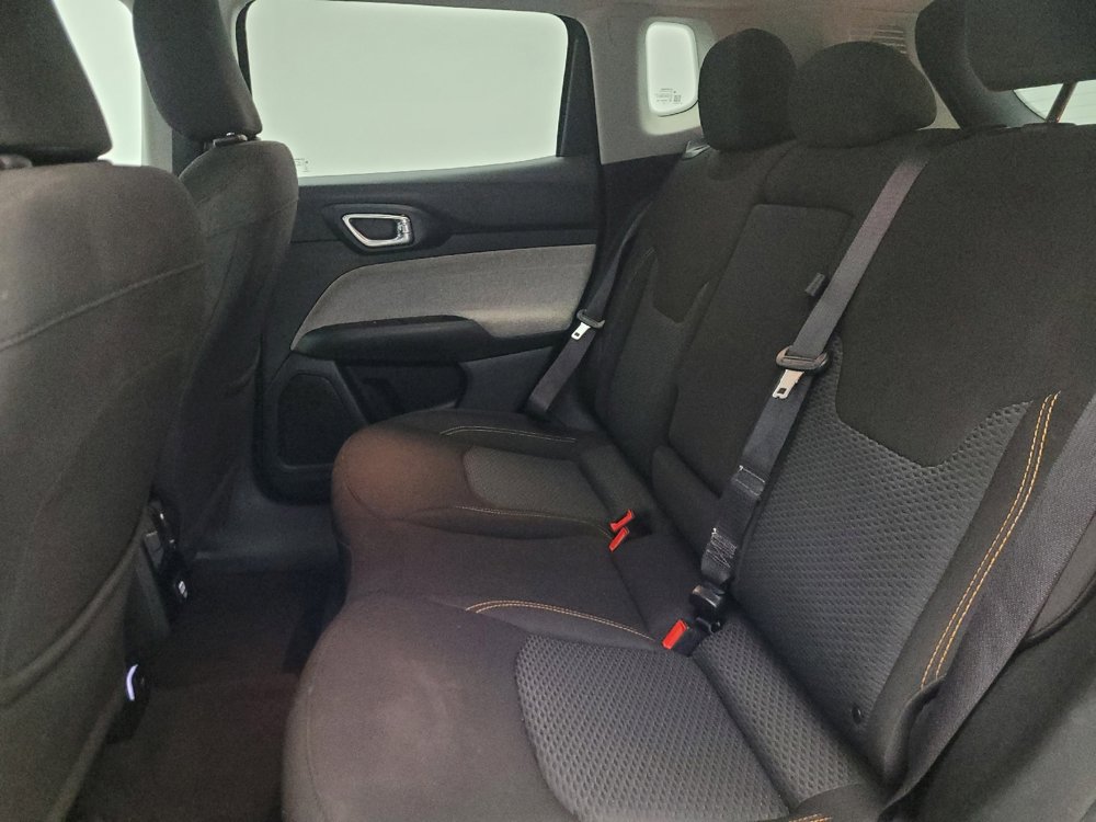Used 2022 Jeep Compass Sport image 18