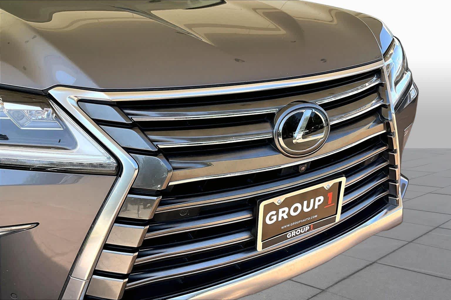 Used 2019 Lexus LX 570 4WD w/ Luxury Package image 27