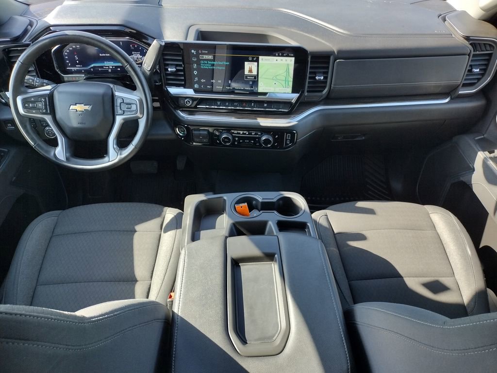 Used 2025 Chevrolet Silverado 2500 LT w/ Convenience Package AWD/4WD image 6