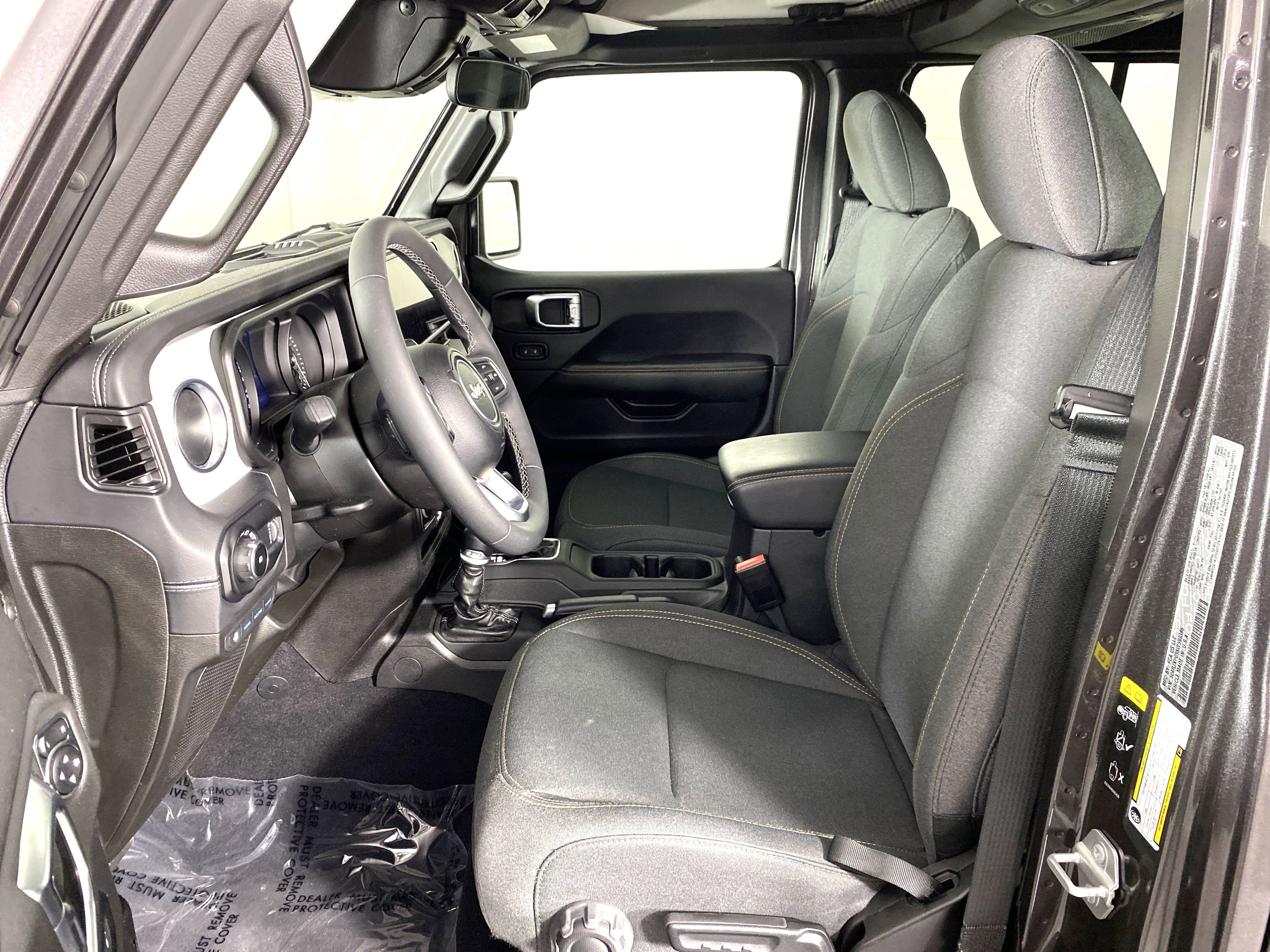 Used 2025 Jeep Wrangler Sahara w/ Safety Group image 15