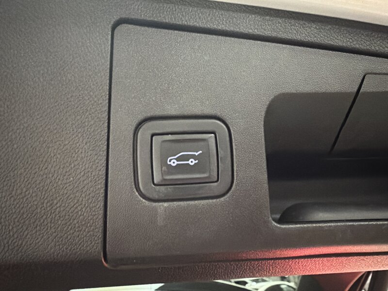 Used 2021 Cadillac XT4 Premium Luxury FWD image 31
