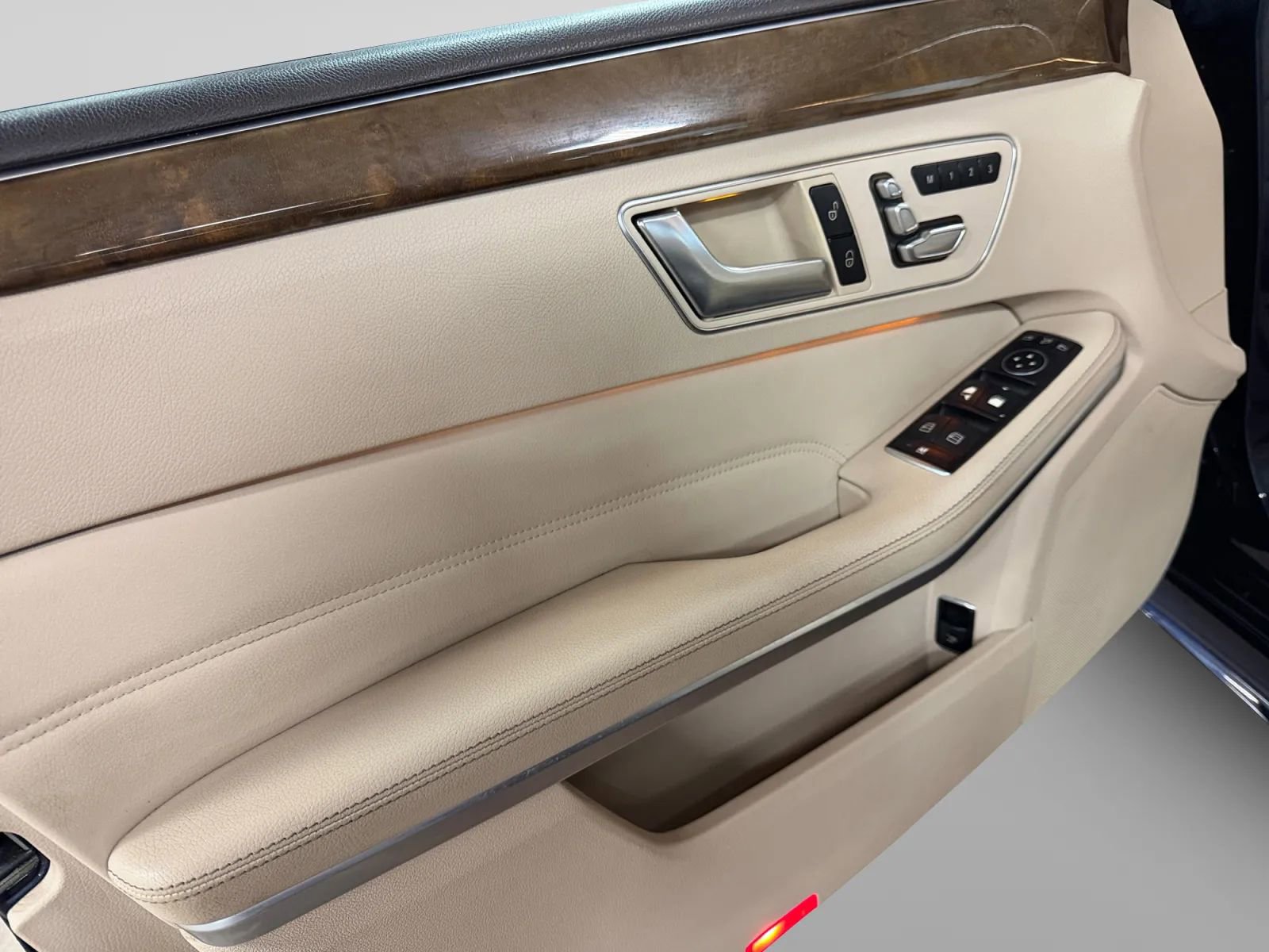 Used 2015 Mercedes-Benz E 350 E 350 4MATIC Sedan 4D w/ Premium 1 Package image 16