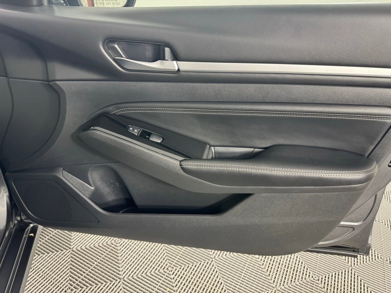 Used 2023 Nissan Altima 2.5 SL image 32