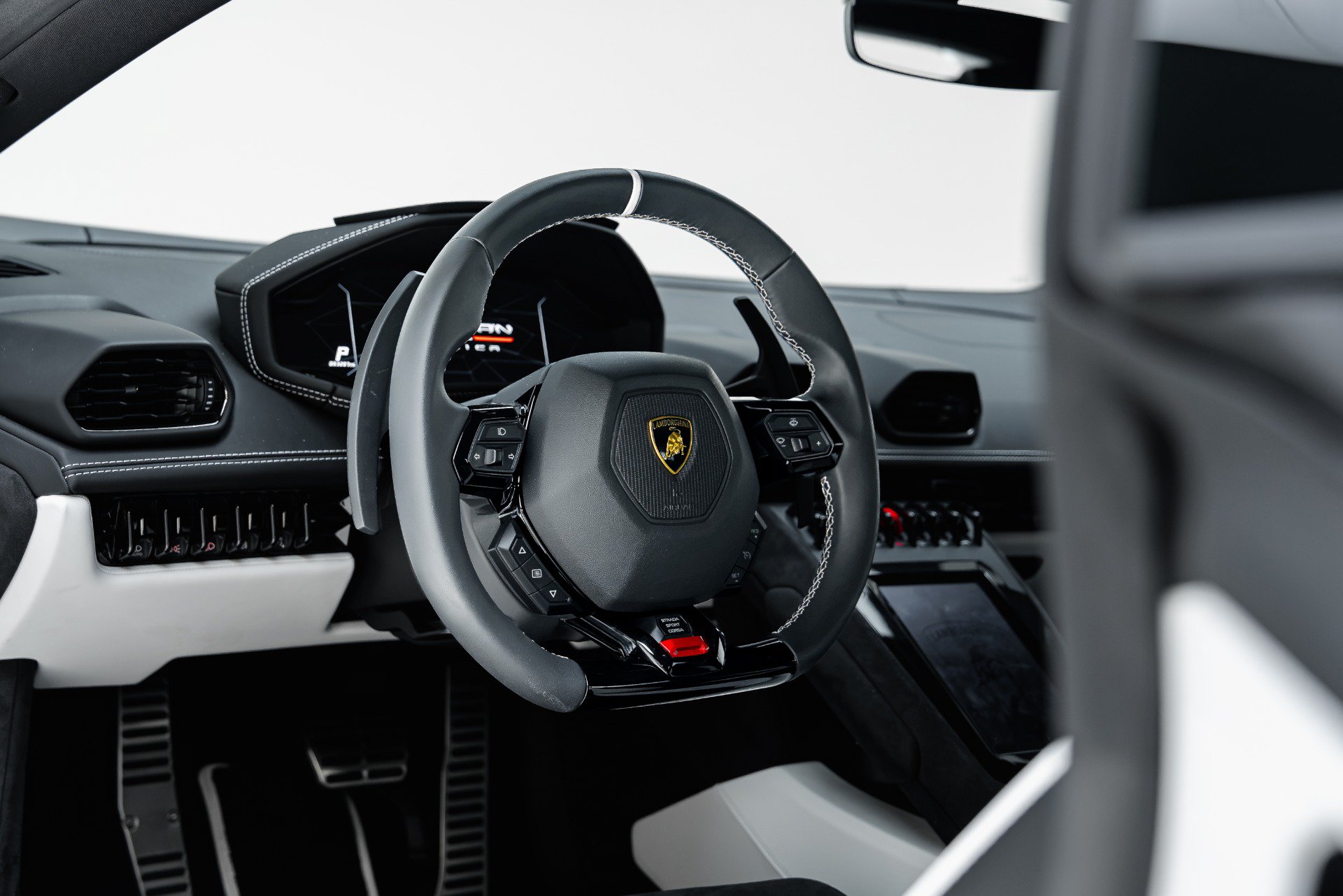 Used 2023 Lamborghini Huracan Tecnica RWD image 40