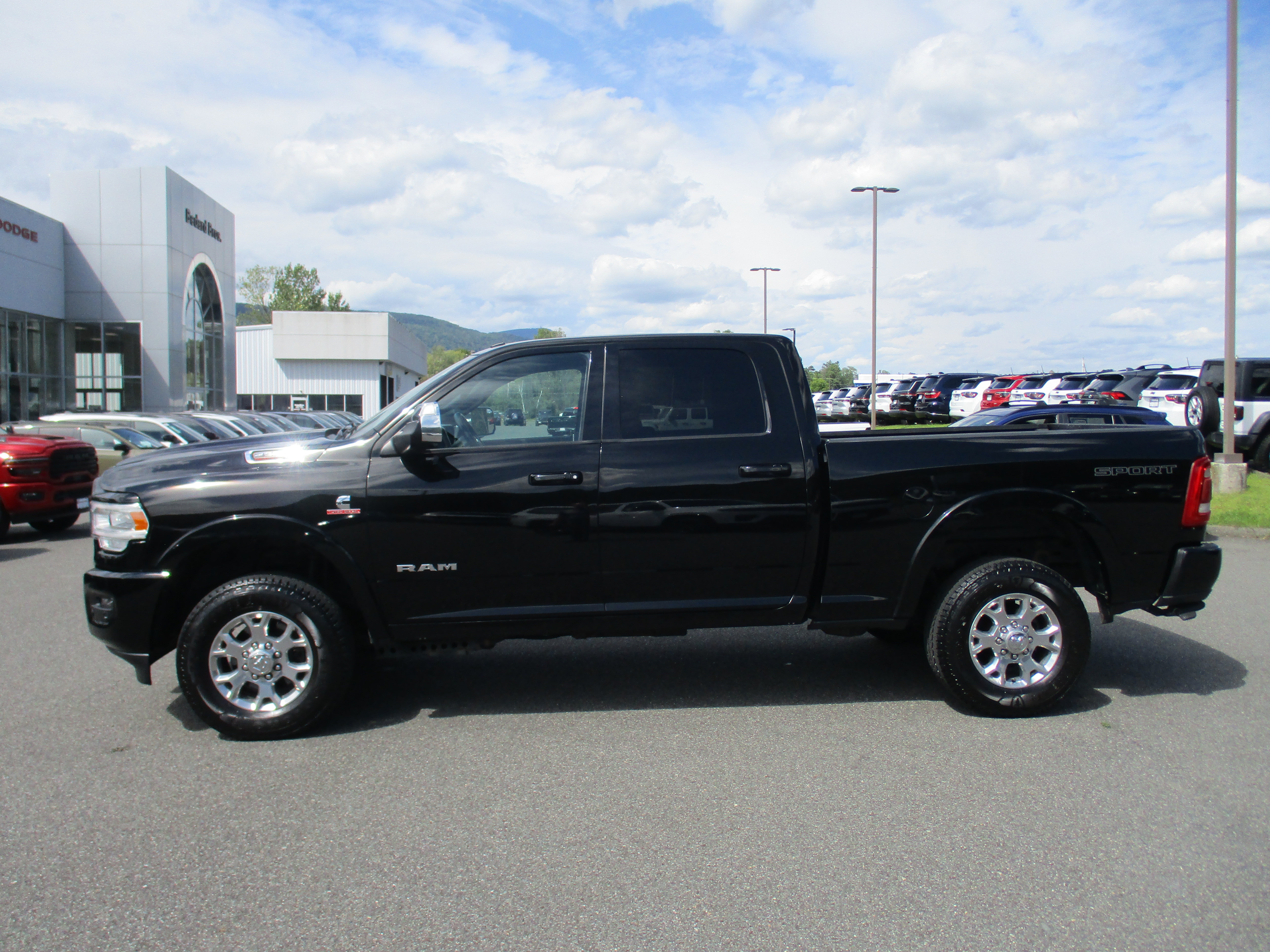 Used 2020 RAM 2500 Laramie AWD/4WD image 8