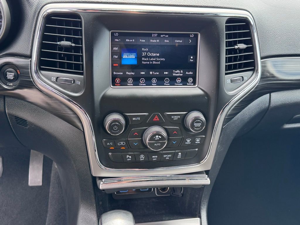 Used 2020 Jeep Grand Cherokee Laredo AWD/4WD image 7