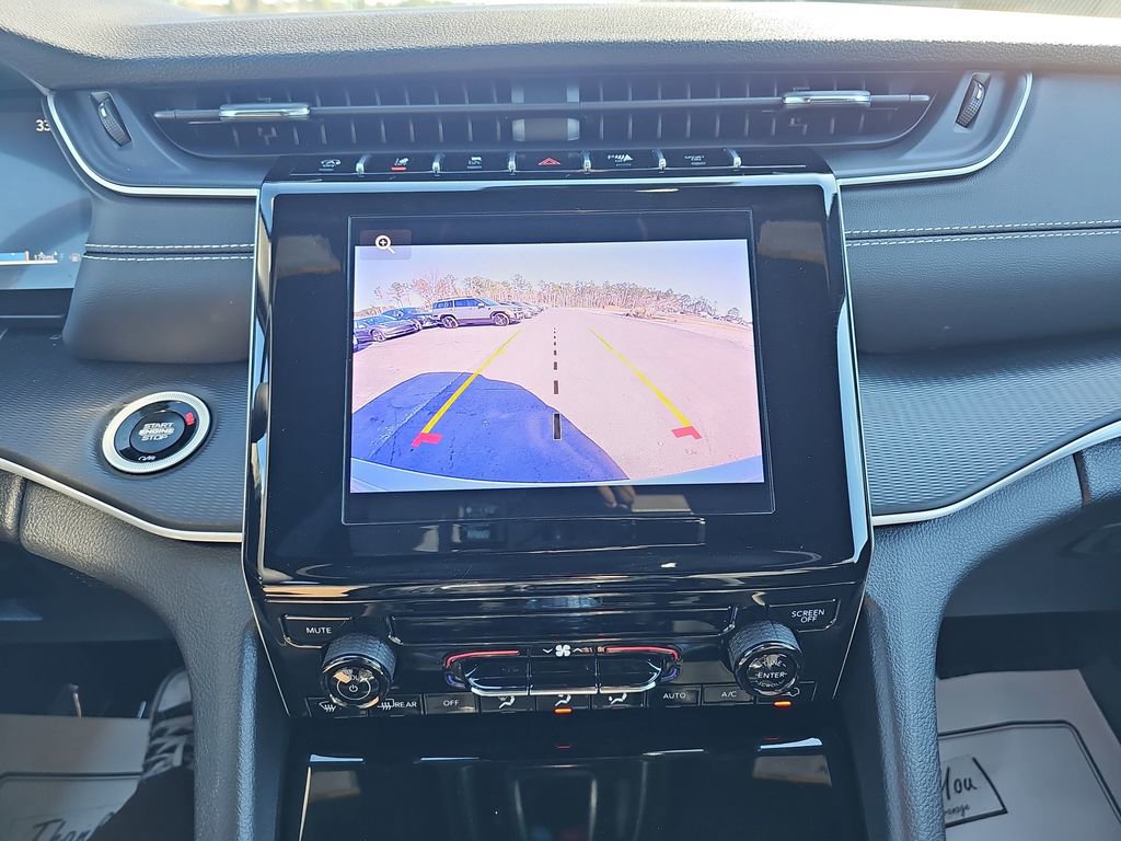 Used 2025 Jeep Grand Cherokee Laredo X w/ Trailer Tow Package image 25