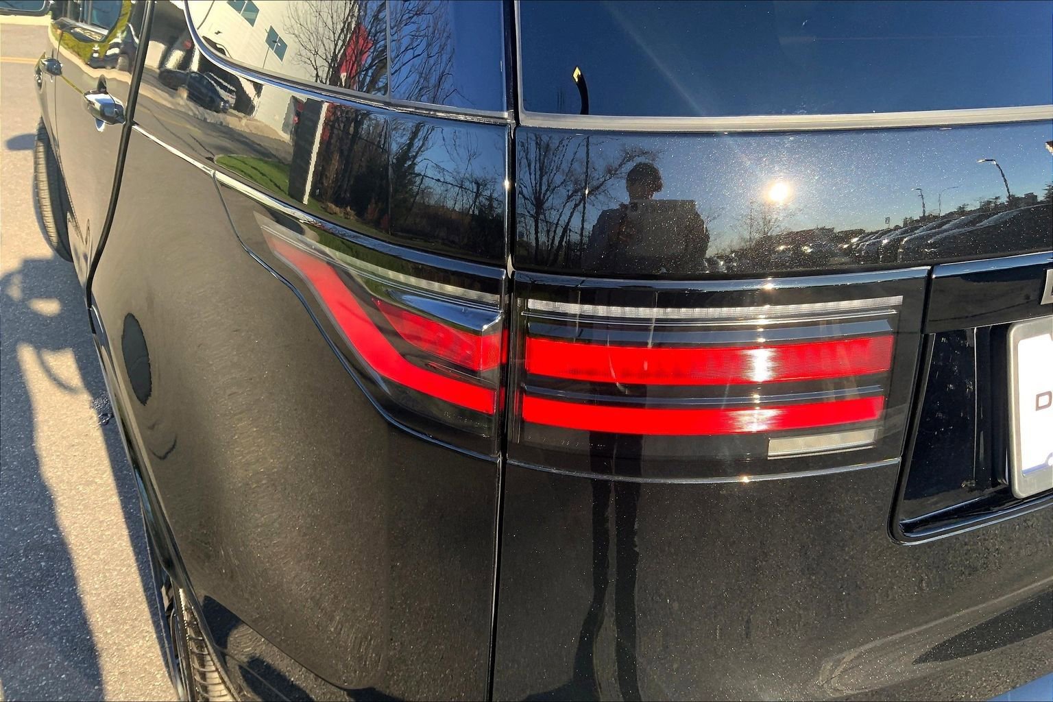 Used 2025 Land Rover Discovery Dynamic SE AWD/4WD image 28