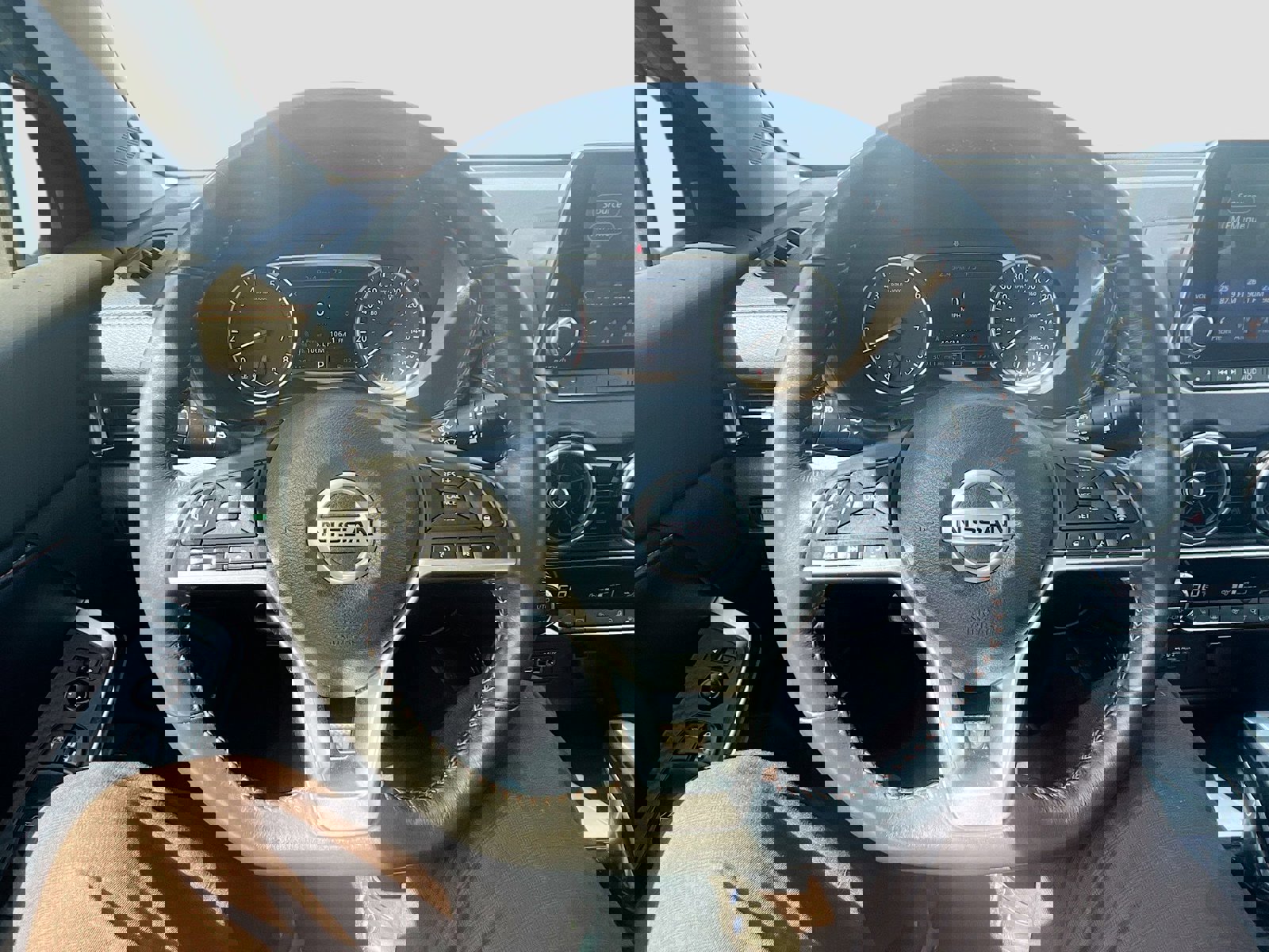 Used 2022 Nissan Sentra SR w/ Trunk Package image 11