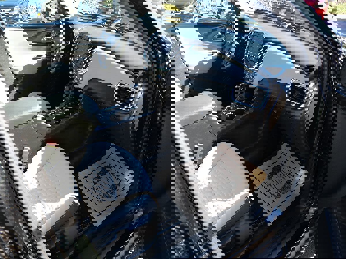 Used 2021 Chevrolet Equinox LS image 17