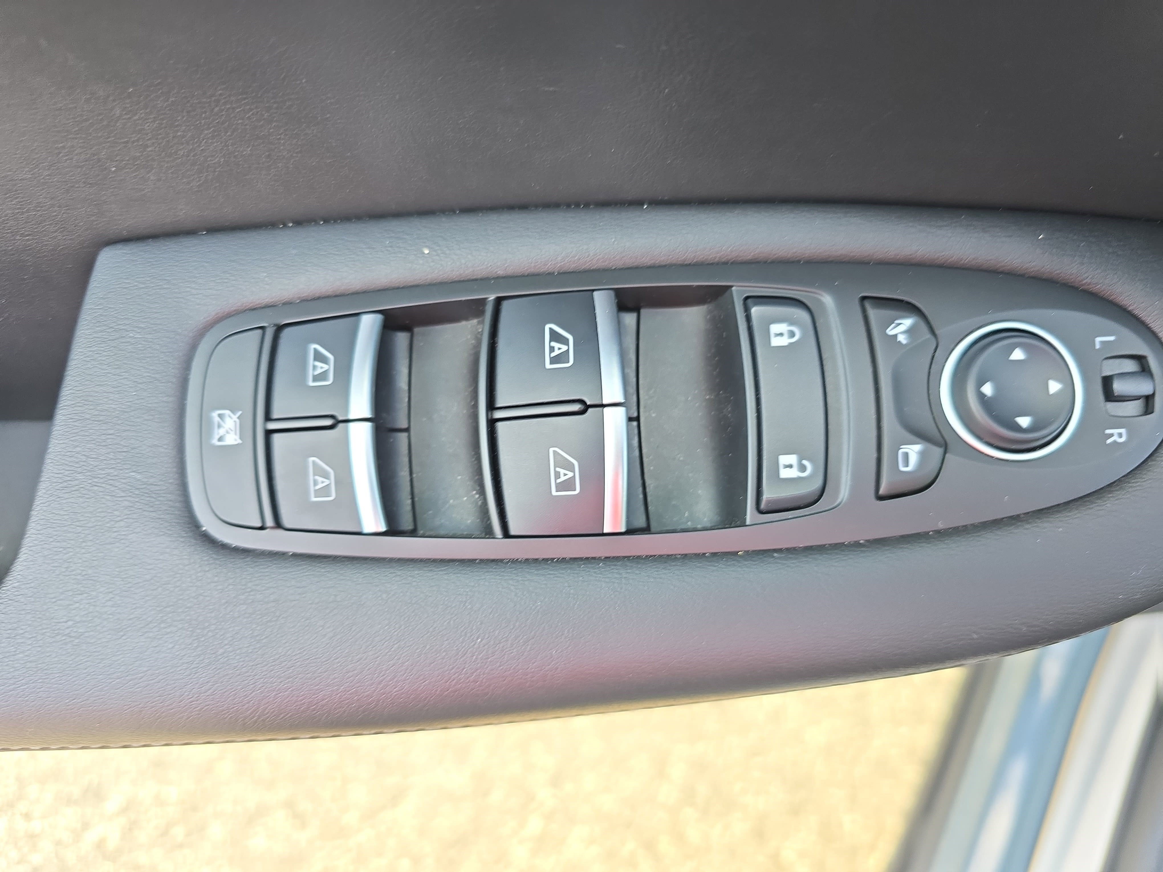 Used 2023 INFINITI QX55 Essential image 26