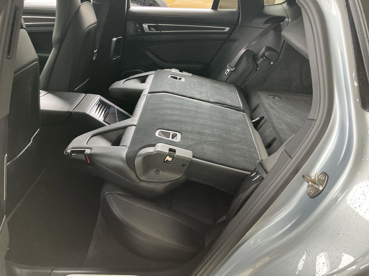 Used 2023 Porsche Panamera Platinum Edition w/ Sportdesign Package image 29