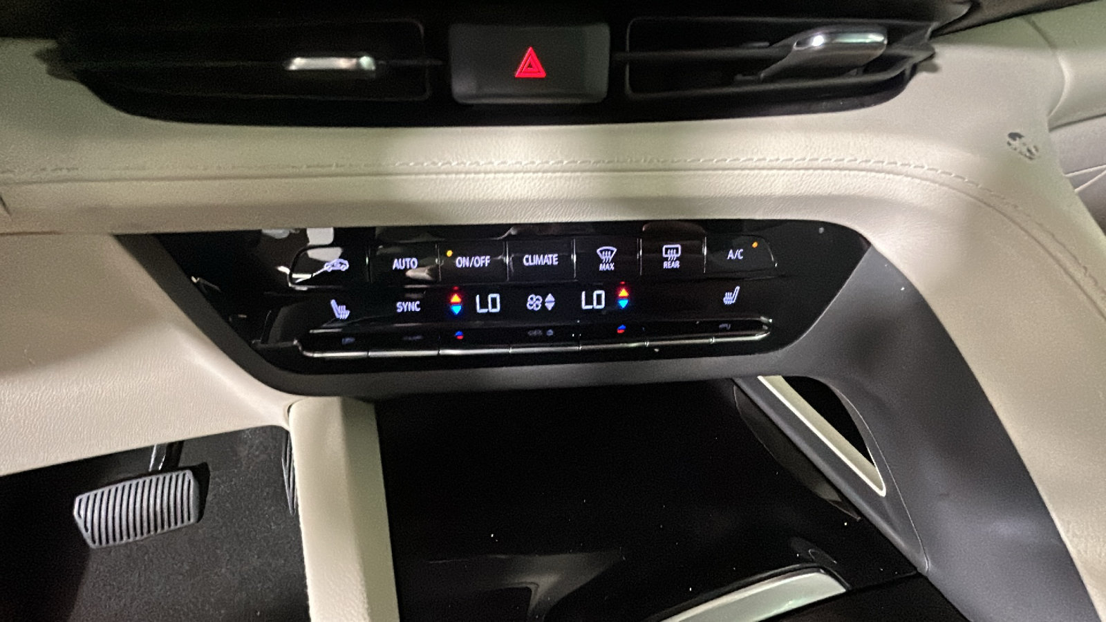 Used 2023 Buick Envision Preferred AWD/4WD image 26