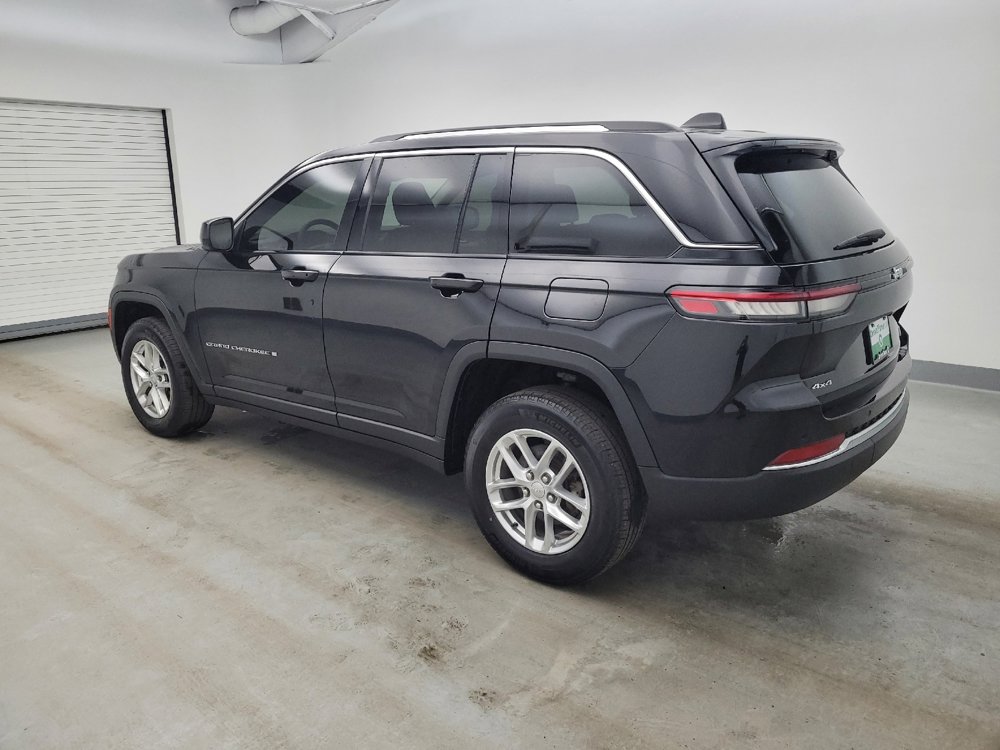 Used 2023 Jeep Grand Cherokee Laredo X image 3