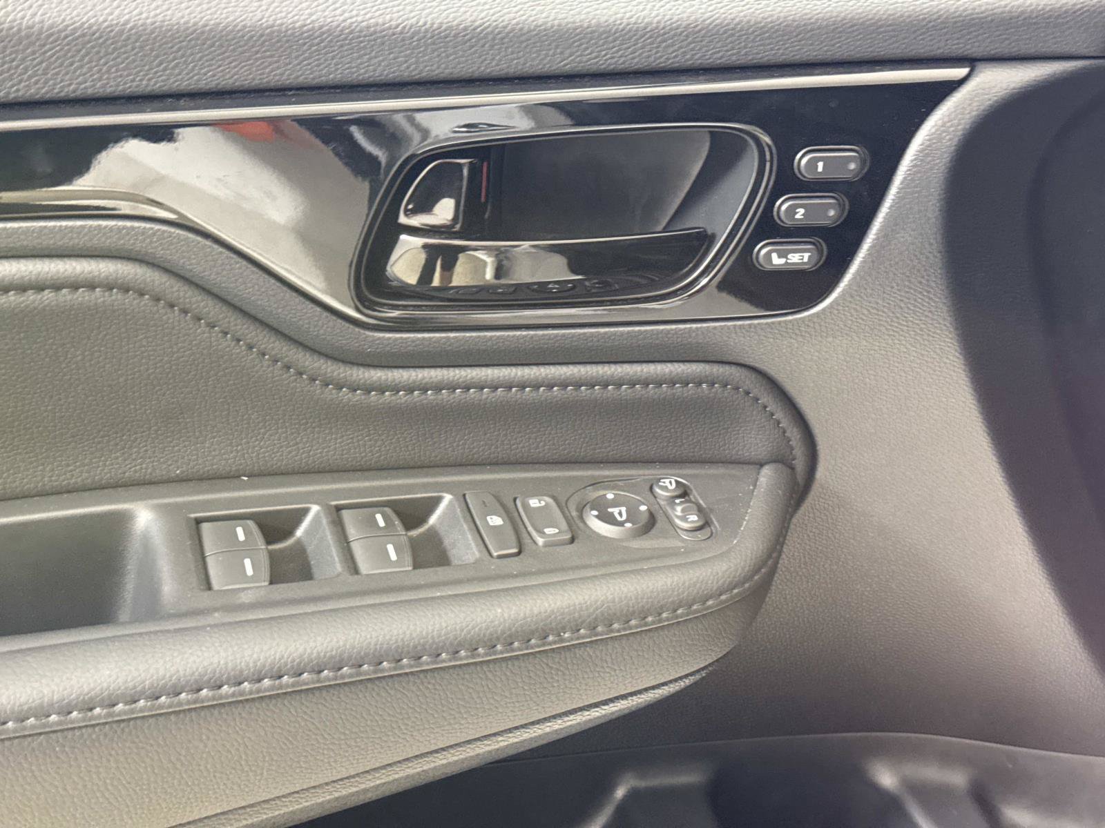 Used 2025 Honda Odyssey Elite image 17