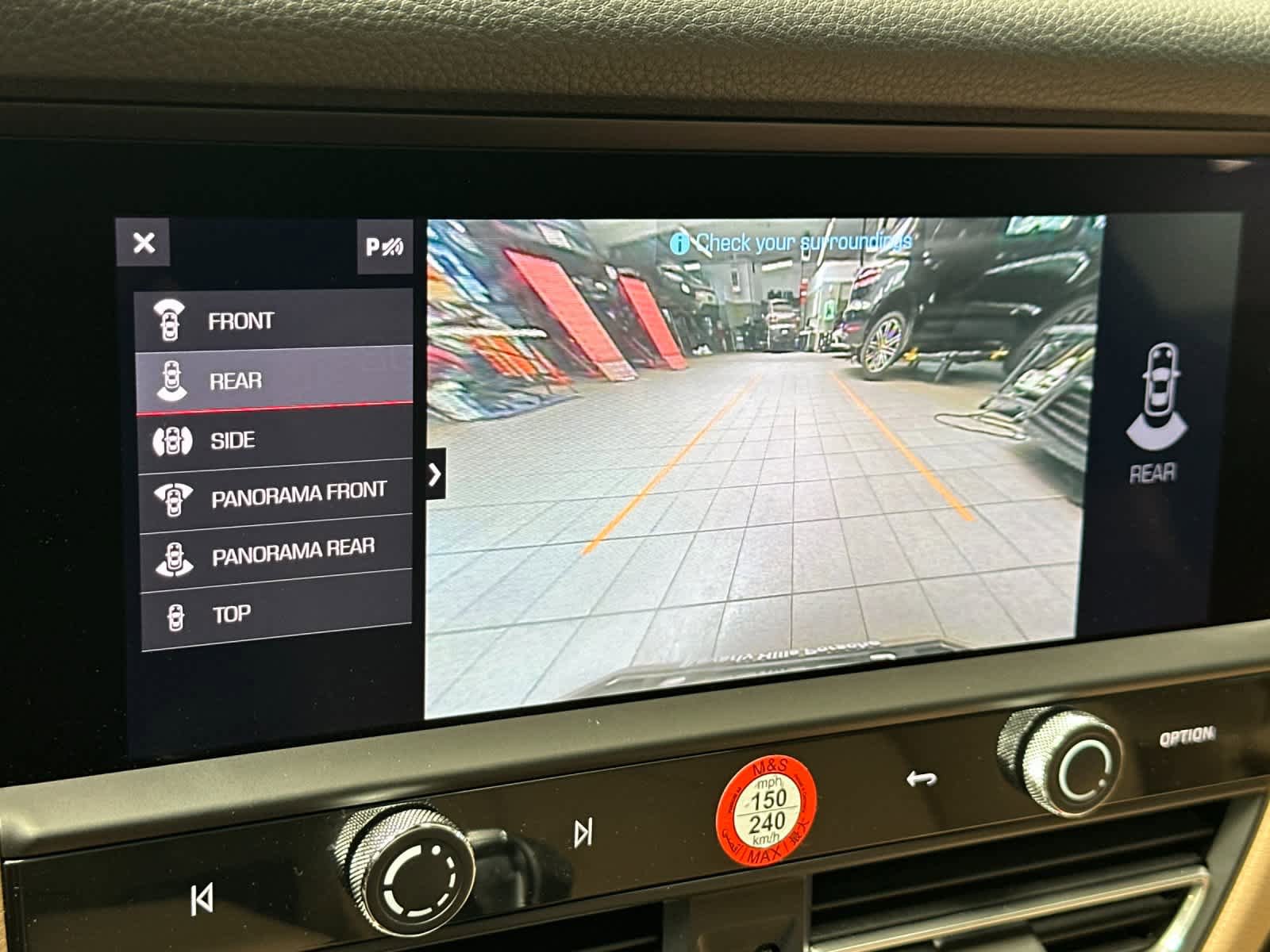 Certified 2025 Porsche Macan AWD/4WD image 22