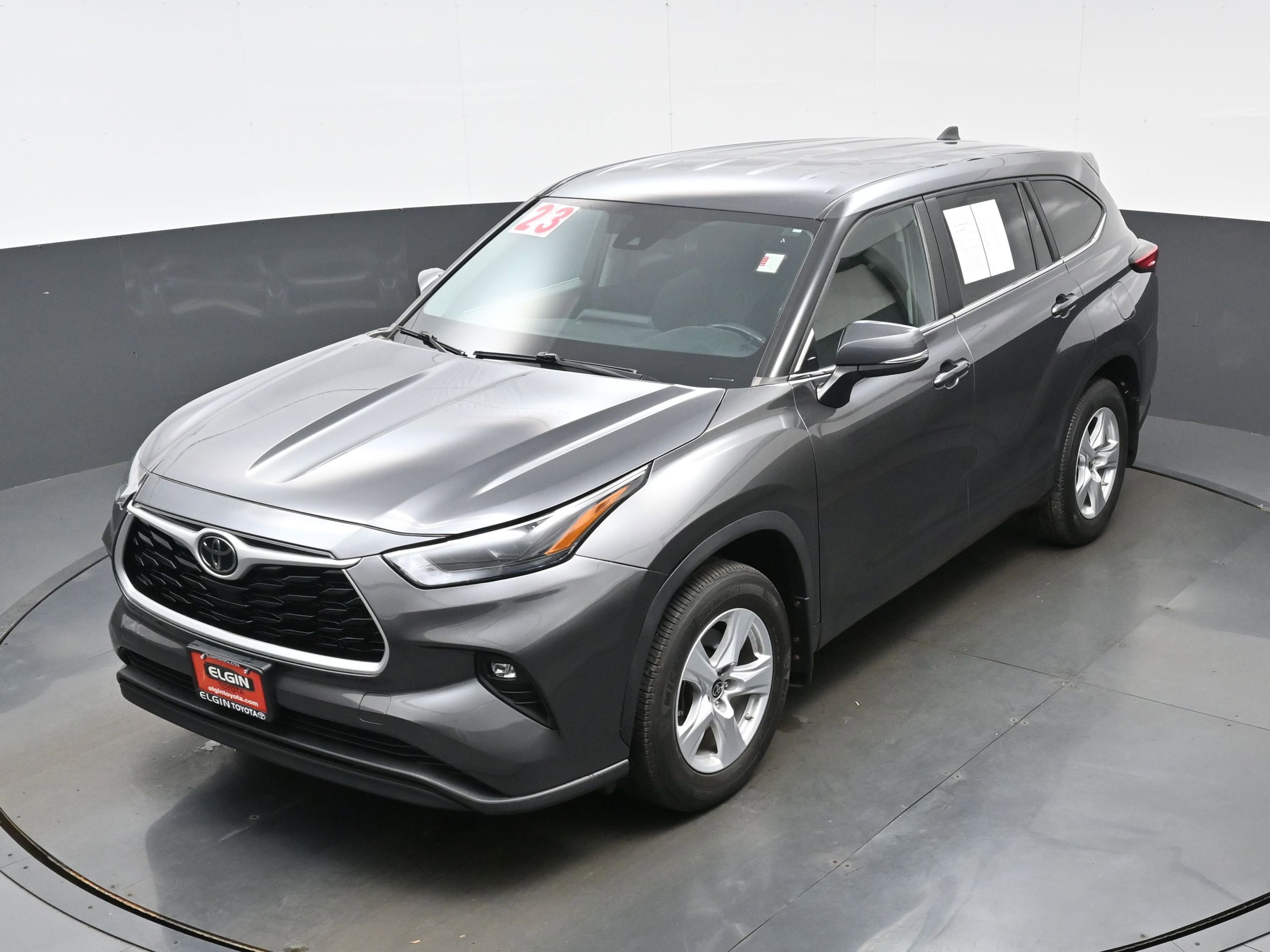 Used 2023 Toyota Highlander LE AWD/4WD image 36