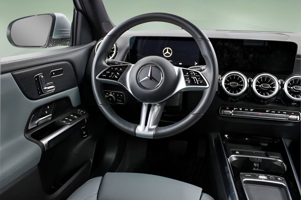 Used 2026 Mercedes-Benz GLB 250 image 16