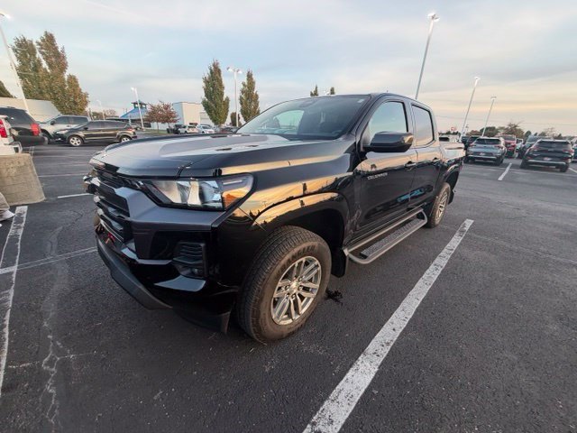 Used 2024 Chevrolet Colorado LT w/ LT Convenience Package II AWD/4WD image 17