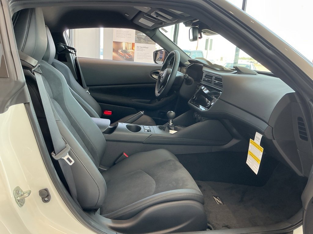 New 2025 Nissan Z Performance w/ Floor Mat Package image 6